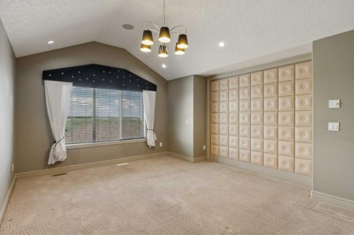 152 Evansborough Way Nw, Calgary, AB - Indoor Photo Showing Other Room