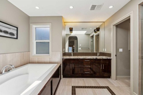 152 Evansborough Way Nw, Calgary, AB - Indoor Photo Showing Bathroom