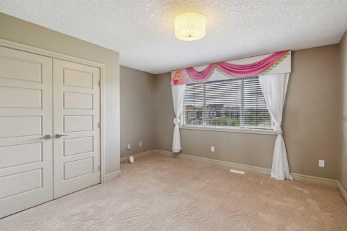 152 Evansborough Way Nw, Calgary, AB - Indoor Photo Showing Other Room