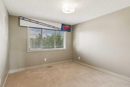 152 Evansborough Way Nw, Calgary, AB - Indoor Photo Showing Other Room
