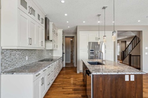 152 Evansborough Way Nw, Calgary, AB - Indoor Photo Showing Kitchen With Upgraded Kitchen