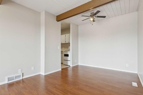 102-7416 Hunterview Drive Nw, Calgary, AB - Indoor Photo Showing Other Room