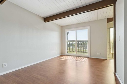102-7416 Hunterview Drive Nw, Calgary, AB - Indoor Photo Showing Other Room