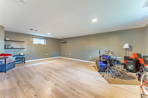 76 Cranfield Place Se, Calgary, AB - Indoor Photo Showing Other Room
