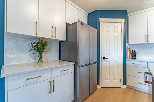 76 Cranfield Place Se, Calgary, AB - Indoor Photo Showing Kitchen