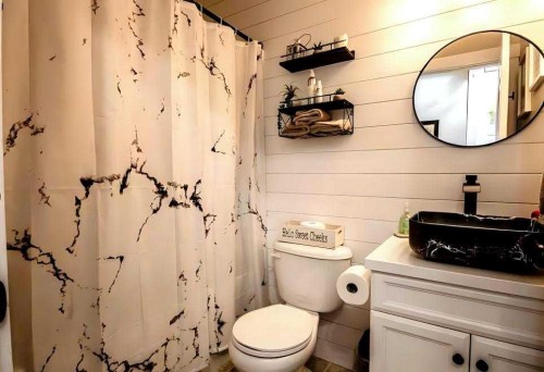 1112 2 Street Ne, Sundre, AB - Indoor Photo Showing Other Room