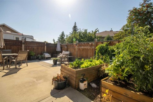 1112 2 Street Ne, Sundre, AB - Outdoor With Deck Patio Veranda