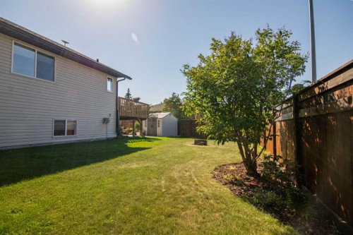 1112 2 Street Ne, Sundre, AB - Outdoor With Exterior