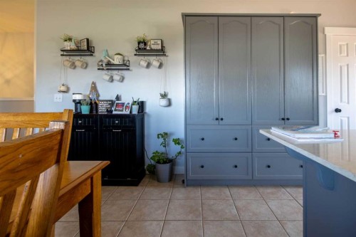 1112 2 Street Ne, Sundre, AB - Indoor