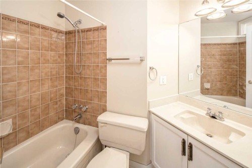 16 Sunhaven Way Se, Calgary, AB - Indoor Photo Showing Bathroom