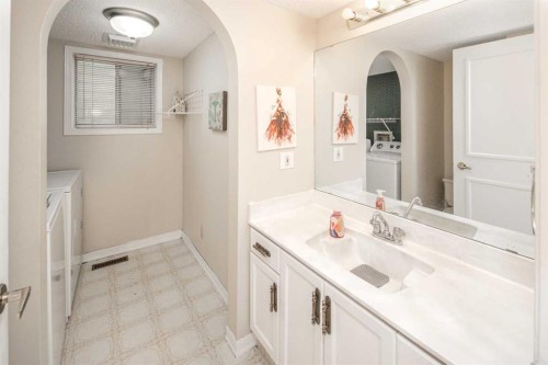 16 Sunhaven Way Se, Calgary, AB - Indoor