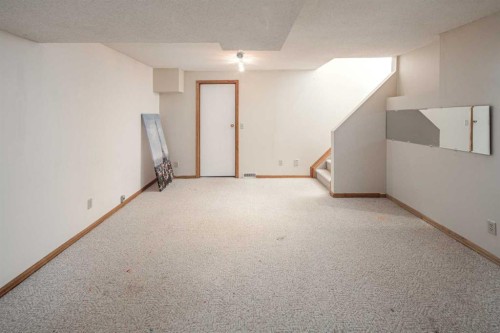 16 Sunhaven Way Se, Calgary, AB - Indoor Photo Showing Other Room