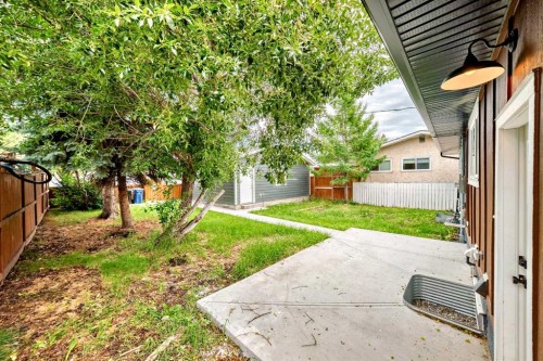264 99 Avenue Se, Calgary, AB - Outdoor