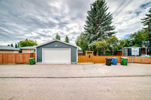 264 99 Avenue Se, Calgary, AB - Outdoor