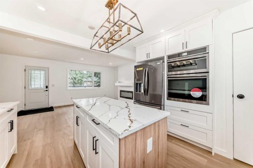 264 99 Avenue Se, Calgary, AB - Indoor Photo Showing Kitchen