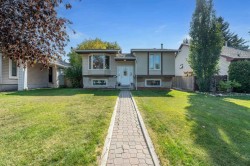 1205 Meadowbrook Drive SE Airdrie, AB T4A 1W6