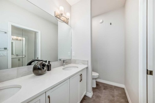 1941 Mahogany Boulevard Se, Calgary, AB - Indoor Photo Showing Bathroom