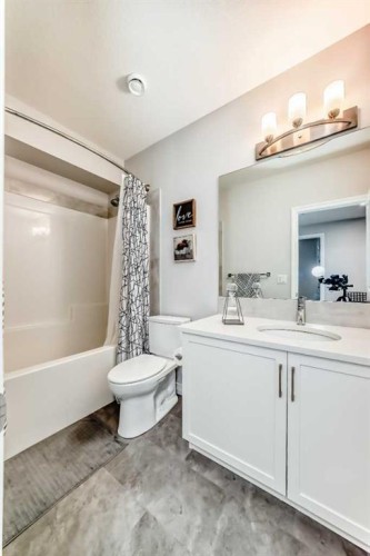 1941 Mahogany Boulevard Se, Calgary, AB - Indoor Photo Showing Bathroom