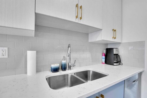 96 Tuscany Summit Square Nw, Calgary, AB - Indoor Photo Showing Kitchen With Double Sink