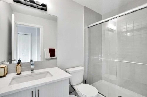 96 Tuscany Summit Square Nw, Calgary, AB - Indoor Photo Showing Bathroom