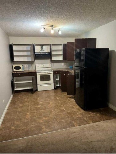 217 Taralake Manor Ne, Calgary, AB - Indoor Photo Showing Kitchen