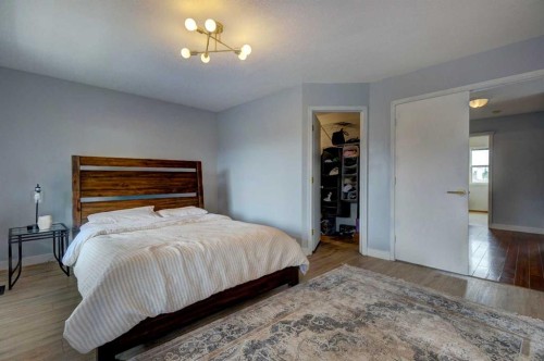 162 Prestwick Landing Se, Calgary, AB - Indoor Photo Showing Bedroom