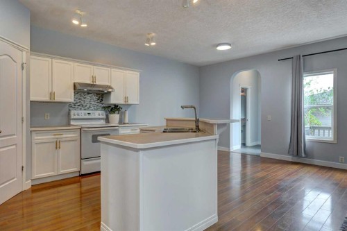 162 Prestwick Landing Se, Calgary, AB - Indoor Photo Showing Kitchen