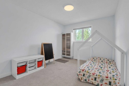 15 Kincora Crescent Nw, Calgary, AB - Indoor Photo Showing Bedroom