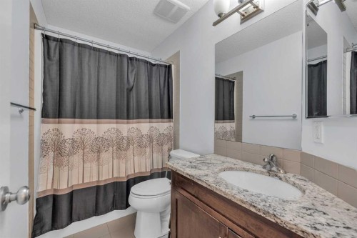 15 Kincora Crescent Nw, Calgary, AB - Indoor Photo Showing Bathroom