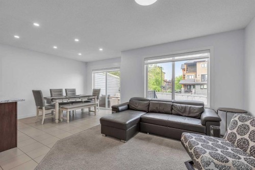 15 Kincora Crescent Nw, Calgary, AB - Indoor Photo Showing Living Room