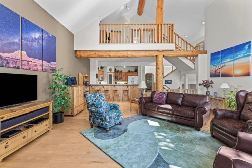 18 Juniper Ridge, Canmore, AB - Indoor Photo Showing Living Room