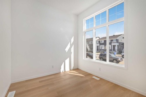 449 Hotchkiss Drive Se, Calgary, AB - Indoor Photo Showing Other Room