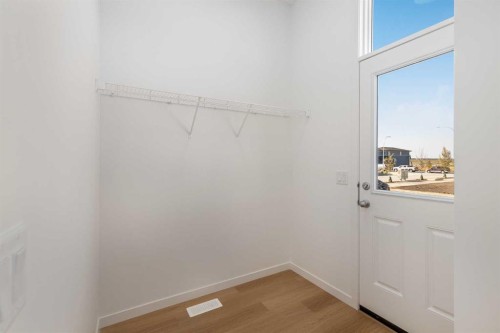 449 Hotchkiss Drive Se, Calgary, AB - Indoor