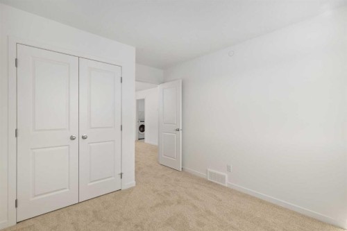 449 Hotchkiss Drive Se, Calgary, AB - Indoor Photo Showing Other Room