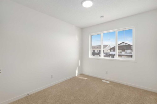 449 Hotchkiss Drive Se, Calgary, AB - Indoor Photo Showing Other Room