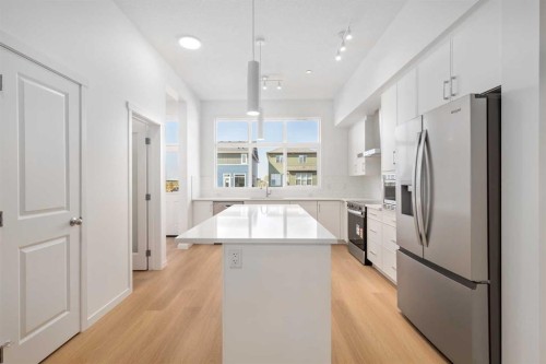 449 Hotchkiss Drive Se, Calgary, AB - Indoor Photo Showing Kitchen With Stainless Steel Kitchen With Upgraded Kitchen