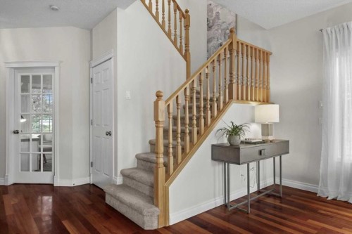 4702 21 Street Sw, Calgary, AB - Indoor Photo Showing Other Room