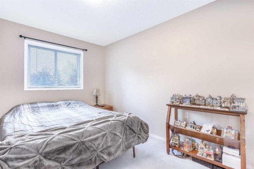 136-5000 Somervale Court Sw, Calgary, AB - Indoor Photo Showing Bedroom