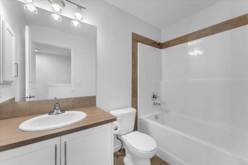 417 Legacy Boulevard Se, Calgary, AB - Indoor Photo Showing Bathroom
