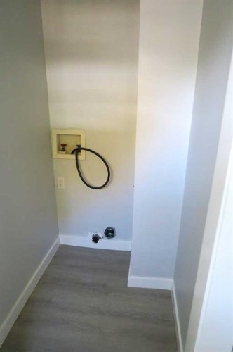 207 Centre Street, Lomond, AB - Indoor Photo Showing Other Room