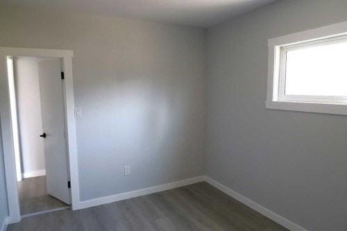 207 Centre Street, Lomond, AB - Indoor Photo Showing Other Room