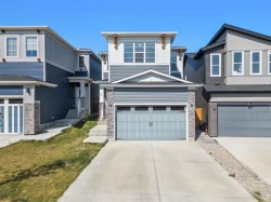108 Carringsby Manor NW Calgary, AB T3P 1T6