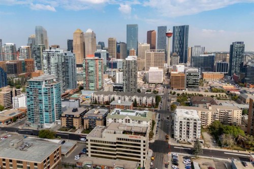 204-305 18 Avenue Sw, Calgary, AB - Outdoor With View