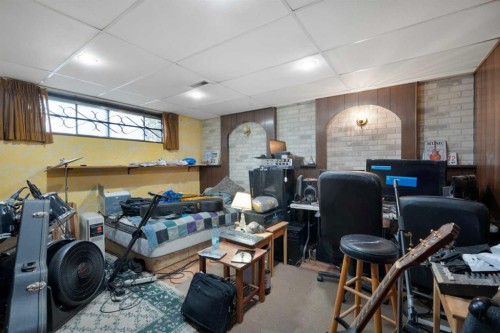 1521 44 Street Se, Calgary, AB - Indoor