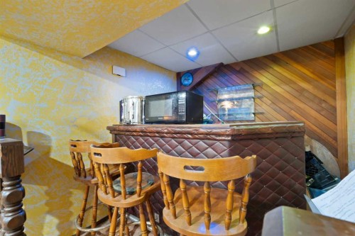 1521 44 Street Se, Calgary, AB - Indoor