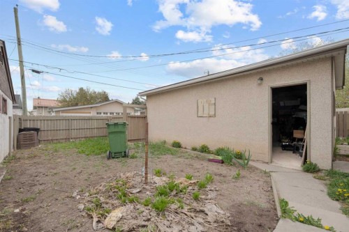 1521 44 Street Se, Calgary, AB - Outdoor