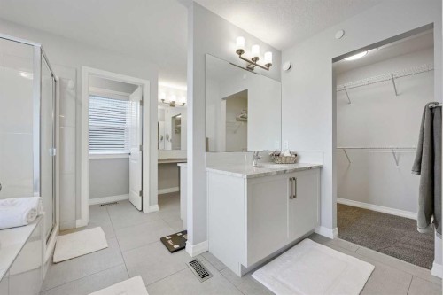 69 Howse Mount Ne, Calgary, AB - Indoor Photo Showing Bathroom