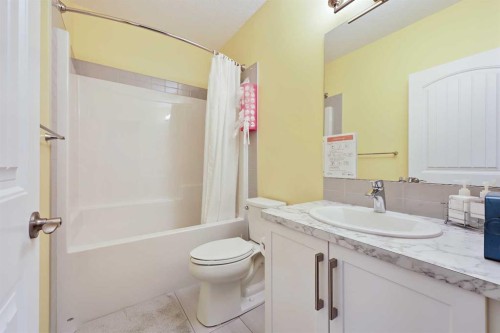 69 Howse Mount Ne, Calgary, AB - Indoor Photo Showing Bathroom