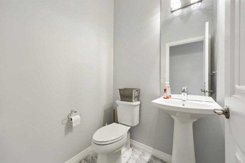 69 Howse Mount Ne, Calgary, AB - Indoor Photo Showing Bathroom