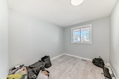948 Rundlecairn Way Ne, Calgary, AB - Indoor Photo Showing Other Room